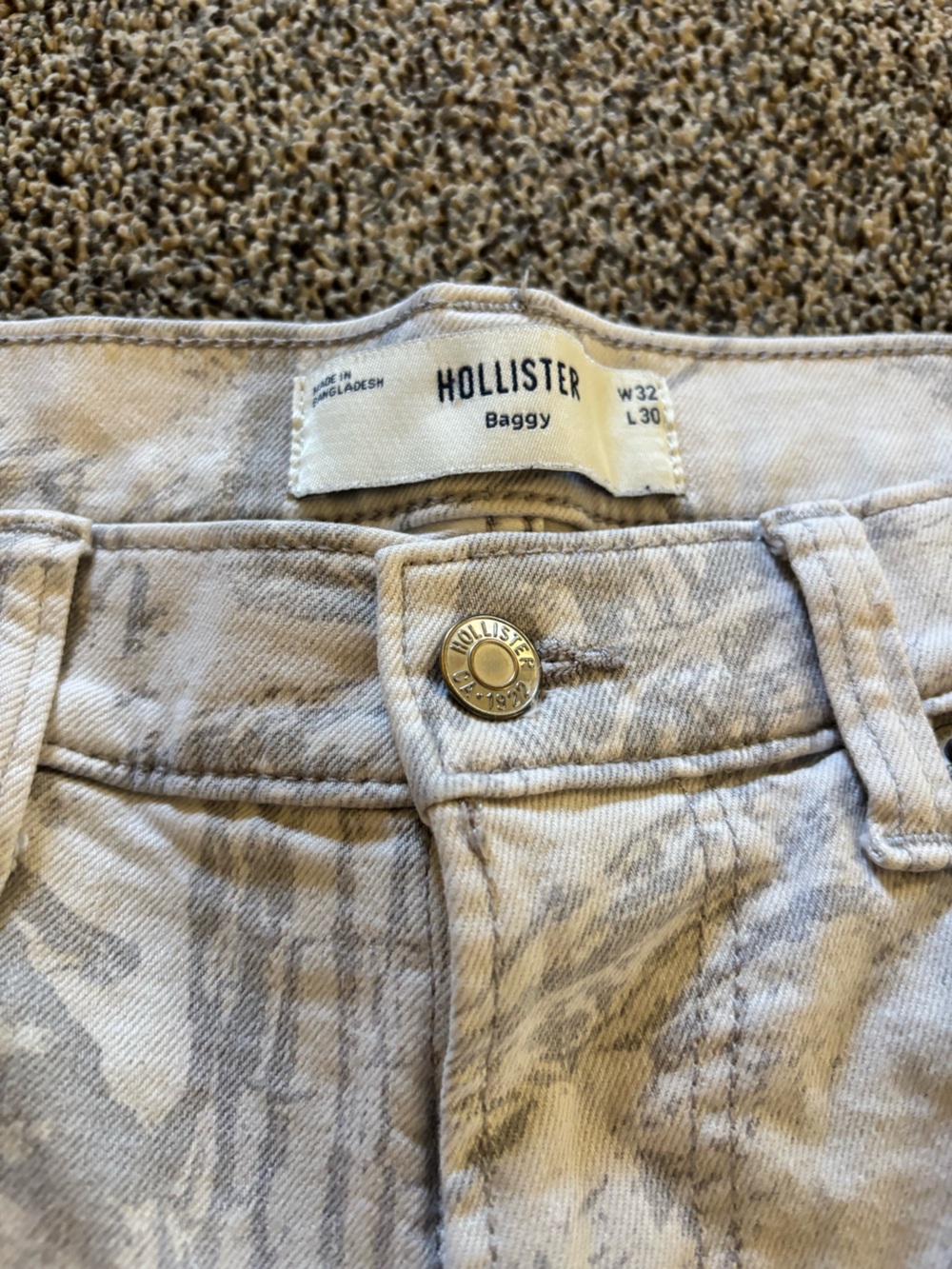 Hollister Men's Light Gray Camouflage Slim Straight Jeans - Picture 2 of 8